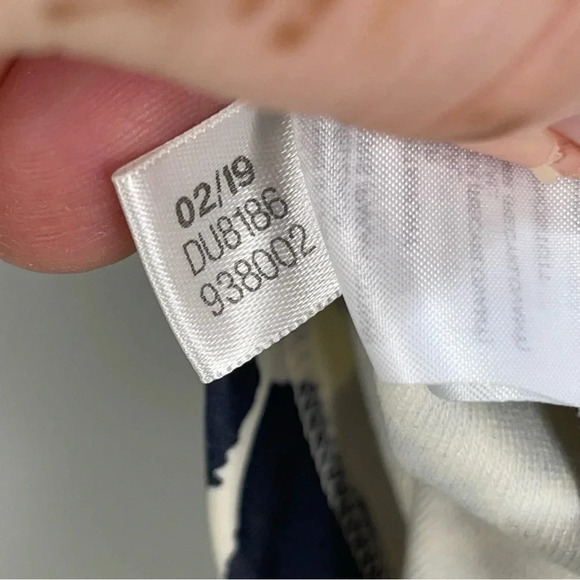 Adidas Women Crop Top Size XS Animal
Print 3 Stripes Short Sleeve Crew Neck - Picture 7 of 9